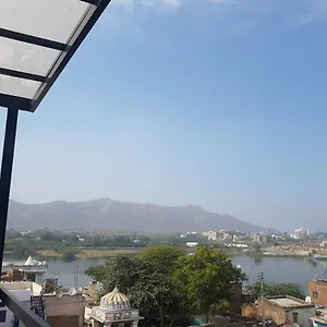 Oyo 5715 King Mansion Hotel