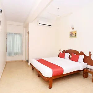 Oyo 39853 Manna Residency 3*, Kochi India